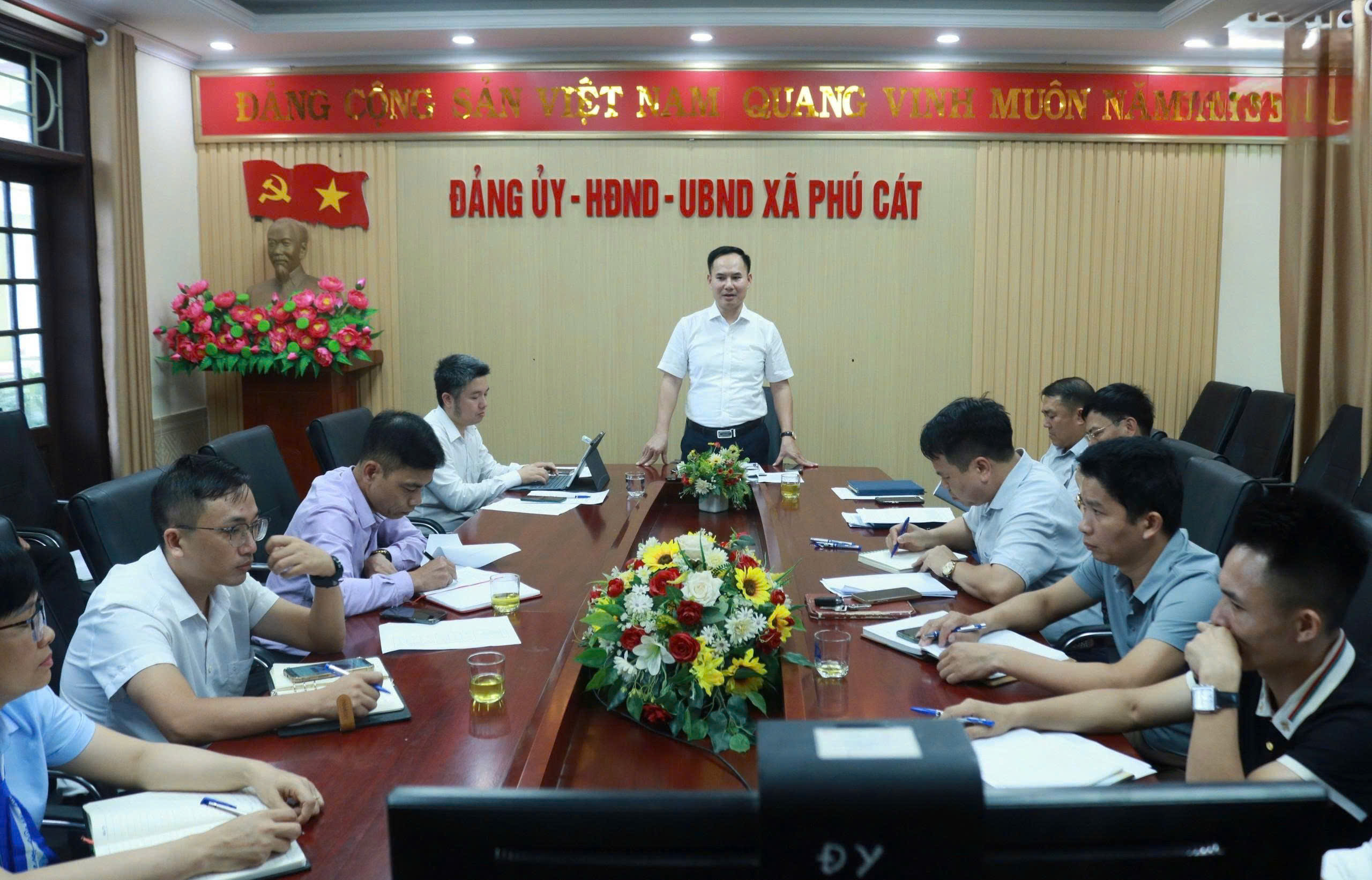 Đẩy mạnh cải cách hành chính, nâng cao chất lượng phục vụ nhân dân