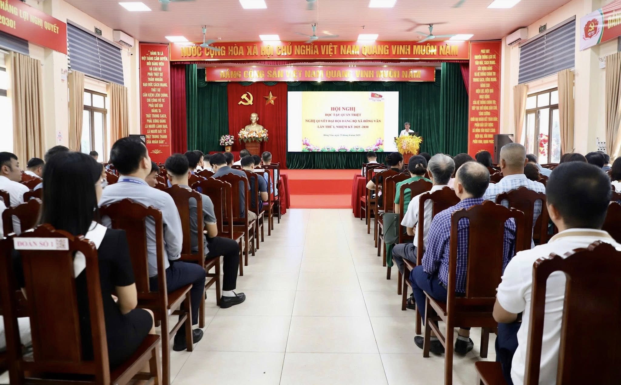 Hội nghị học tập, quán triệt Nghị quyết Đại hội Đảng bộ xã Hồng Vân lần thứ I, nhiệm kỳ 2025-2030