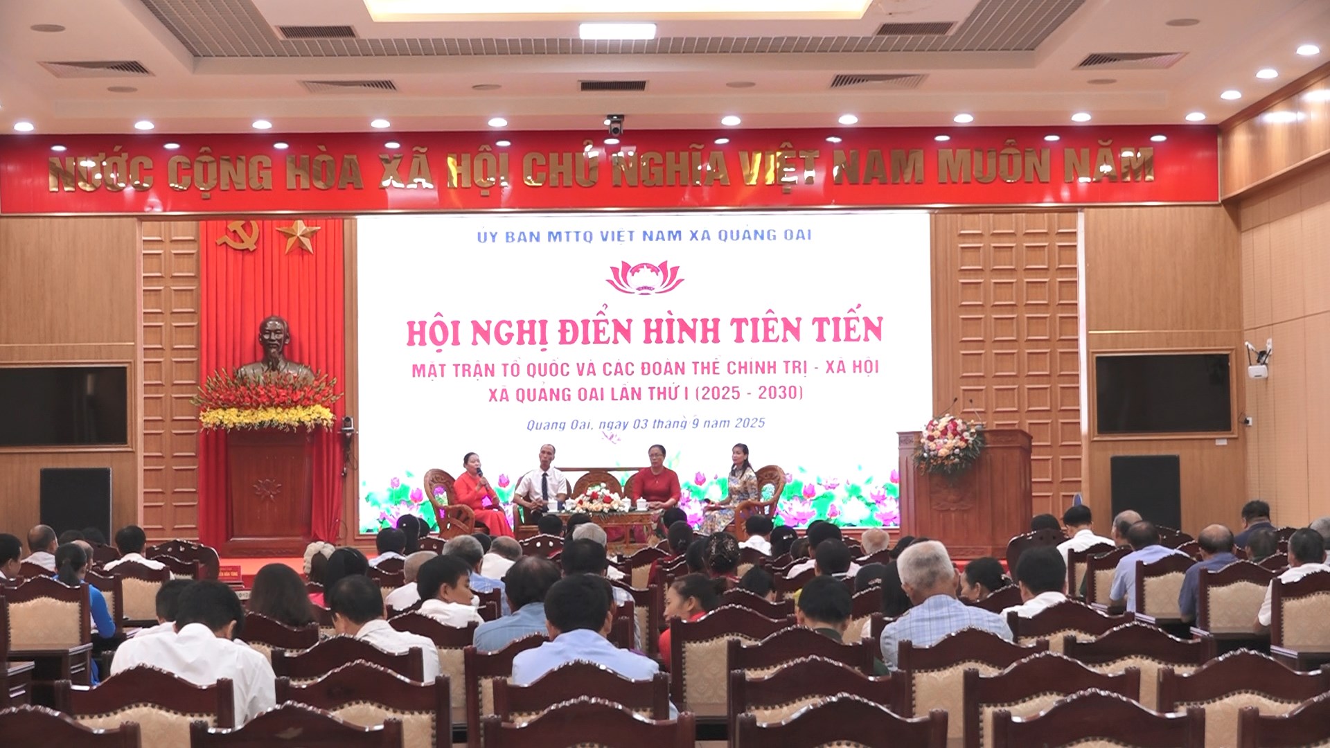 Xã Quảng Oai tôn vinh điển hình tiên tiến, khơi dậy phong trào thi đua giai đoạn mới