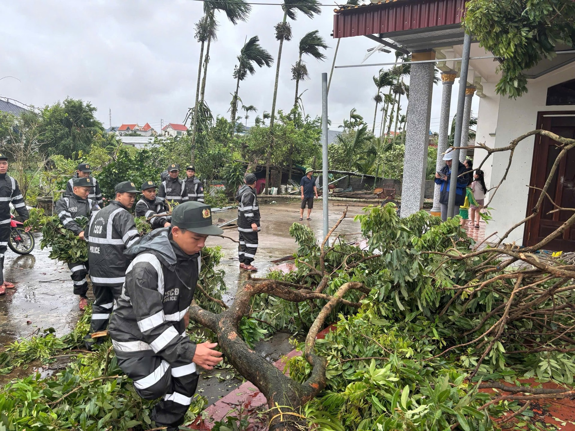 Bí thư Thành ủy Bùi Thị Minh Hoài gửi thư thăm hỏi và thông tin hỗ trợ 5 tỉnh bị thiệt hại do cơn bão số 10