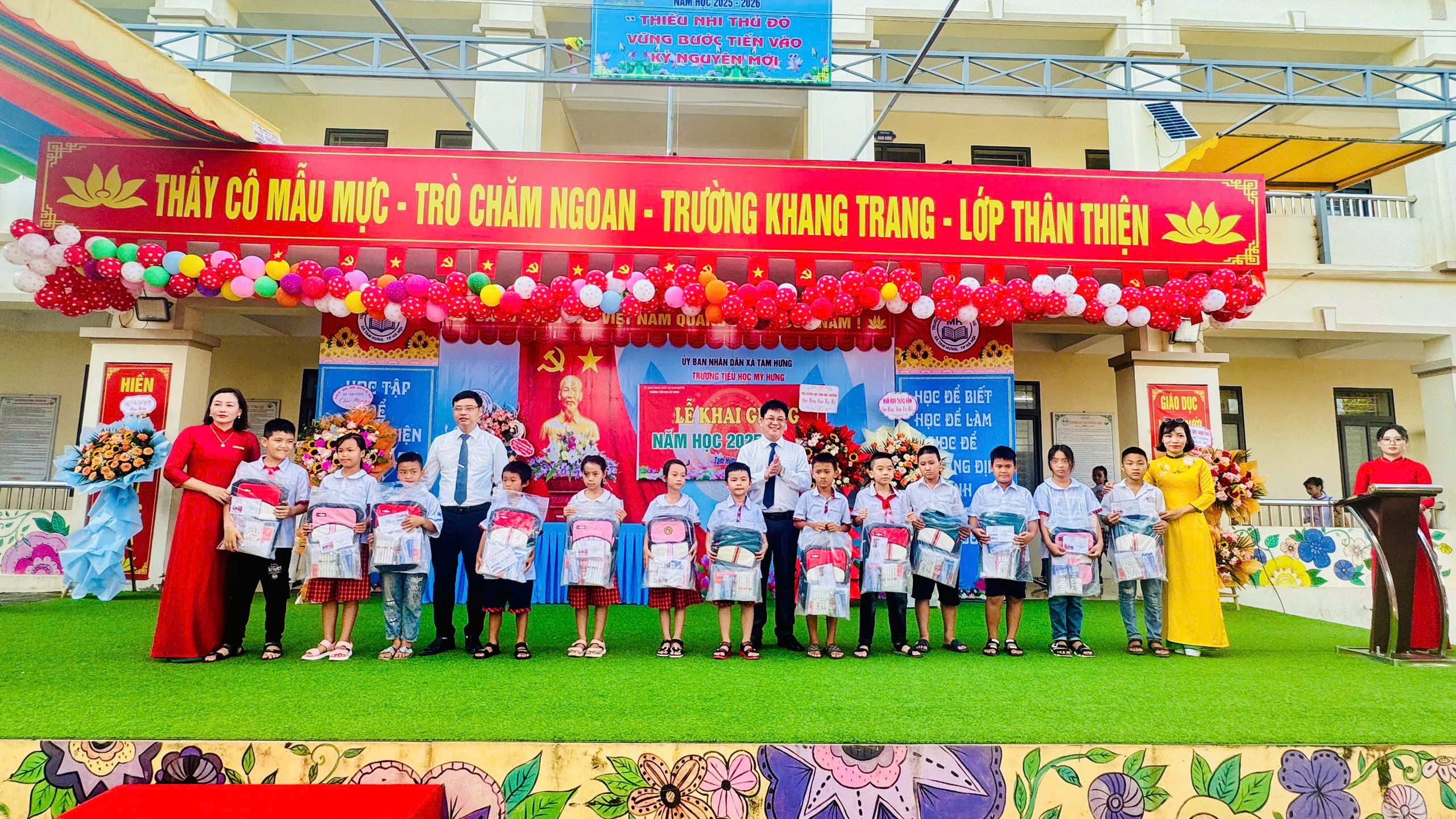 Thầy và trò các trường học trên địa bàn xã Tam Hưng hân hoan khai giảng năm học mới