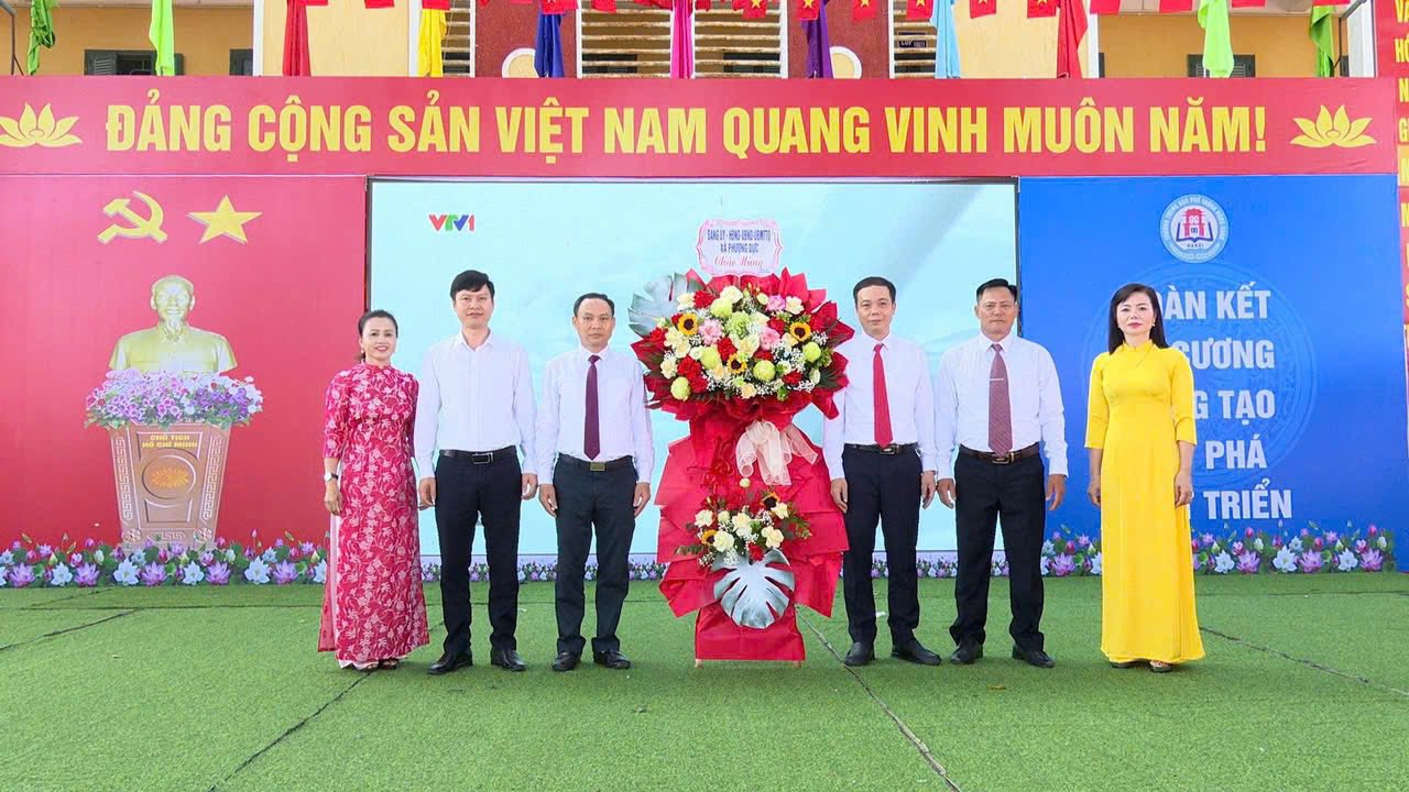Rộn ràng ngày khai giảng tại Phượng Dực: Hơn 10.000 học sinh bước vào năm học mới gắn với dấu mốc 80 năm ngành Giáo dục