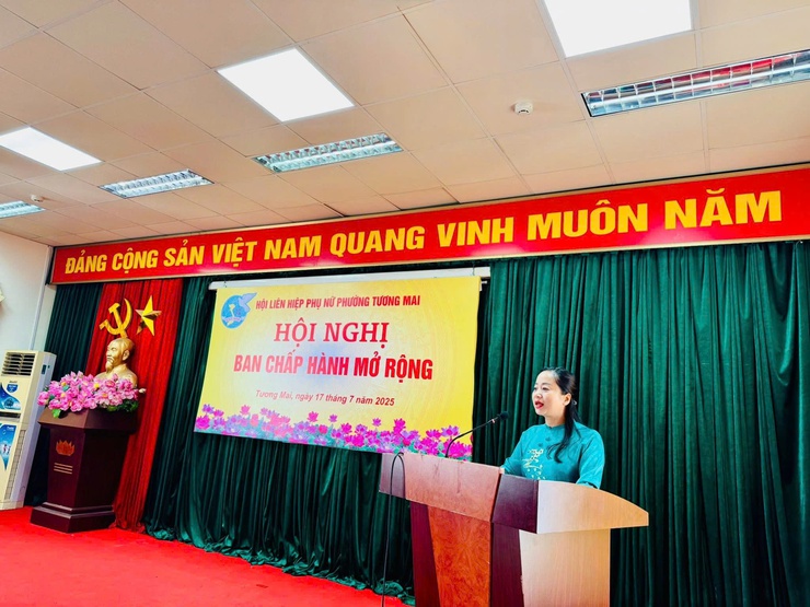 Hội LHPN phường Tương Mai công bố quyết định nhân sự, triển khai nhiệm vụ trọng tâm 6 tháng cuối năm 2025