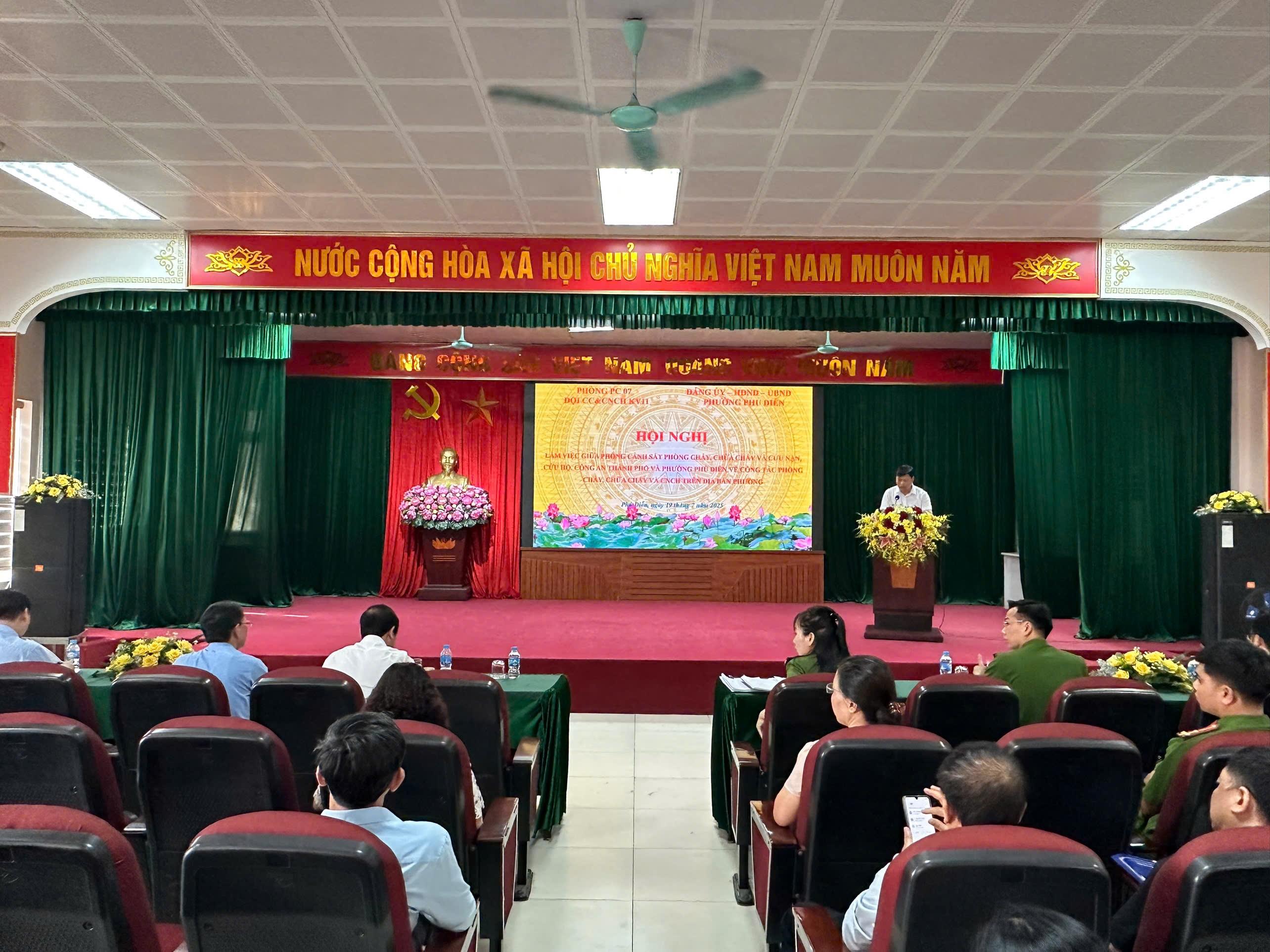 Phường Phú Diễn tăng cường năng lực PCCC và CNCH trong giai đoạn mới