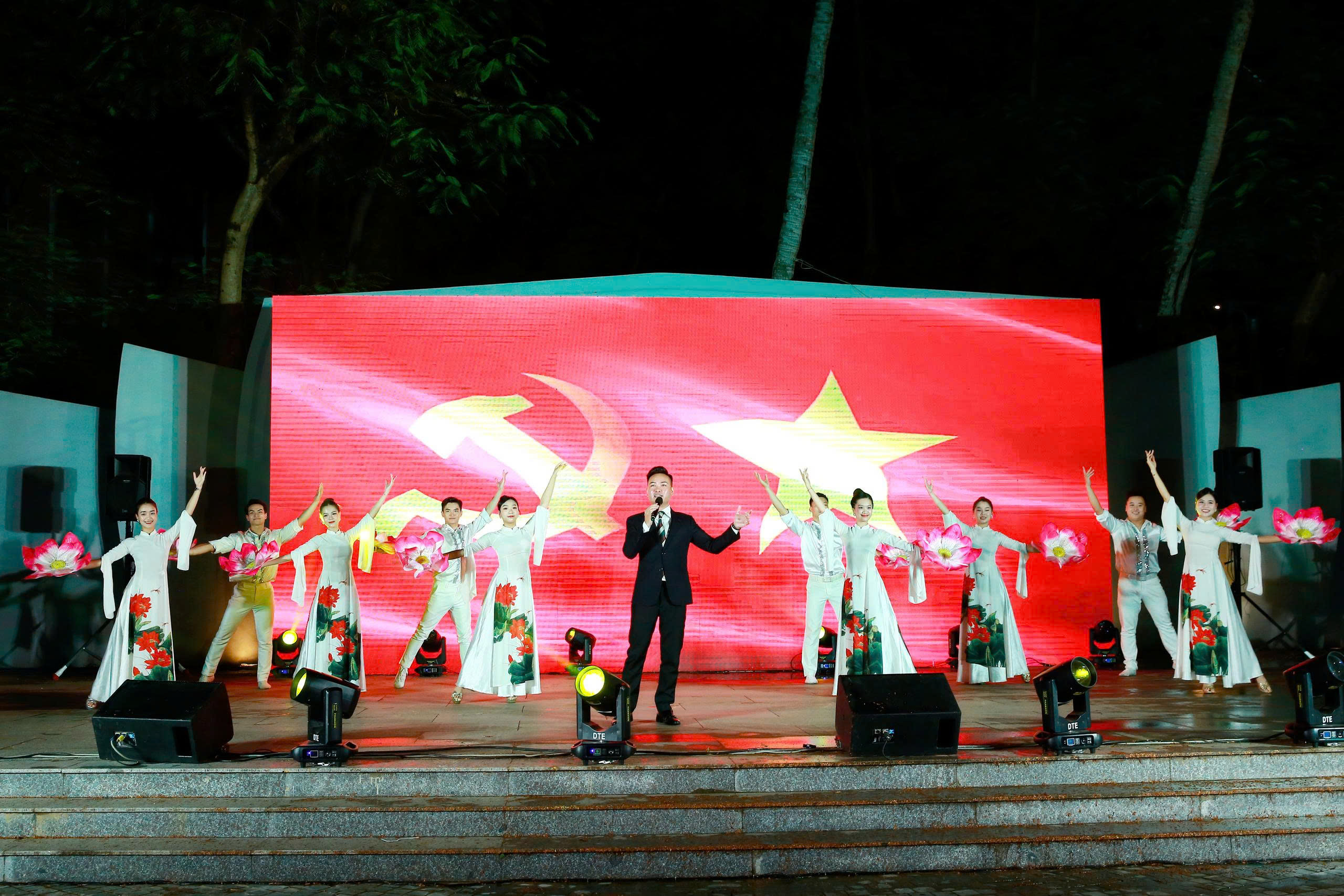 “80 năm - Rạng rỡ non sông, trường tồn độc lập”: Đêm nghệ thuật ấn tượng tại phường Kim Liên