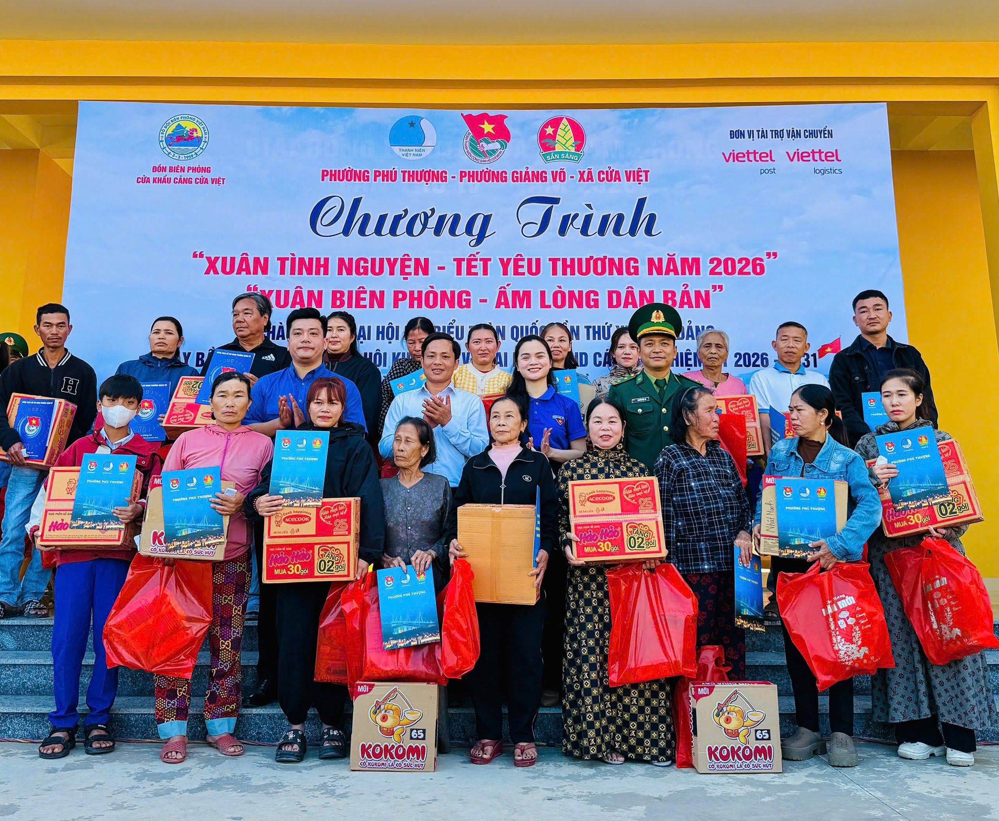 Tuổi trẻ phường Phú Thượng và phường Giảng Võ lan tỏa “Xuân tình nguyện”, ấm áp nghĩa tình nơi biên giới Cửa Việt