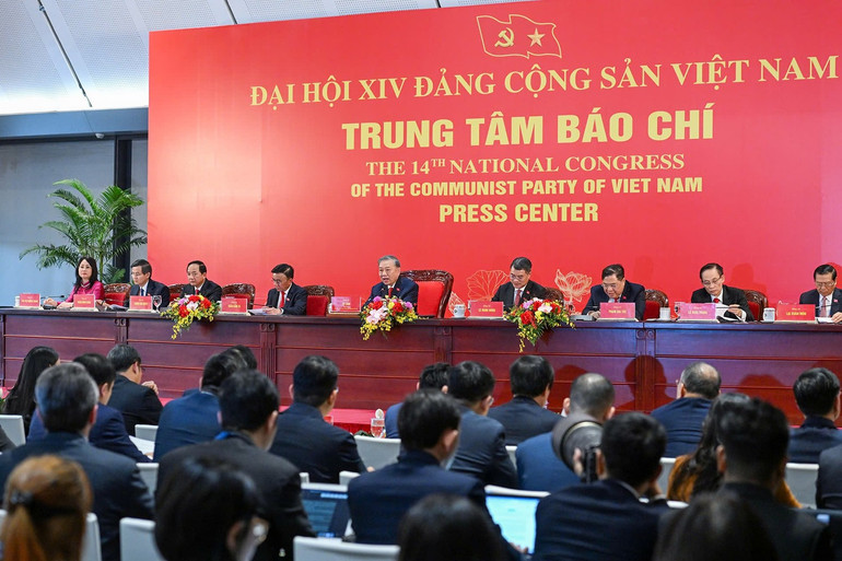 Tổng Bí thư Tô Lâm trả lời câu hỏi của các phóng viên quốc tế tại họp báo sau Đại hội XIV