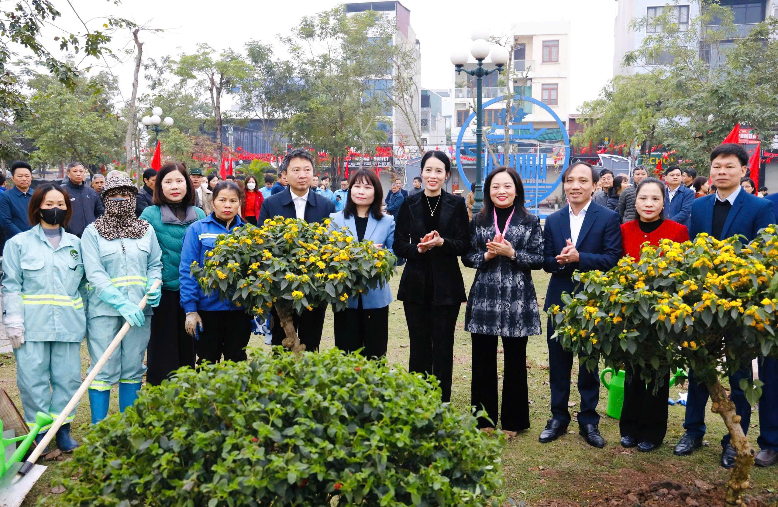 Xã Vân Đình sôi nổi phát động mô hình “Vân Đình nở hoa” chào mừng thành công đại hội XIV của Đảng