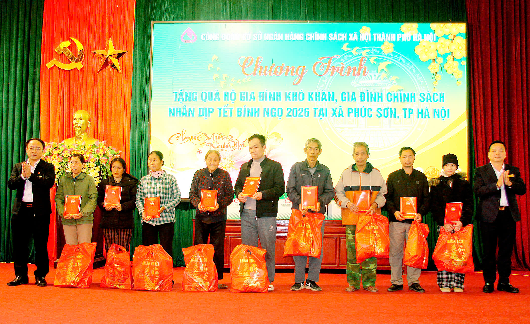 Xã Phúc Sơn: Trao 40 suất quà Tết tới hộ khó khăn, lan tỏa tinh thần “không để ai bị bỏ lại phía sau”
