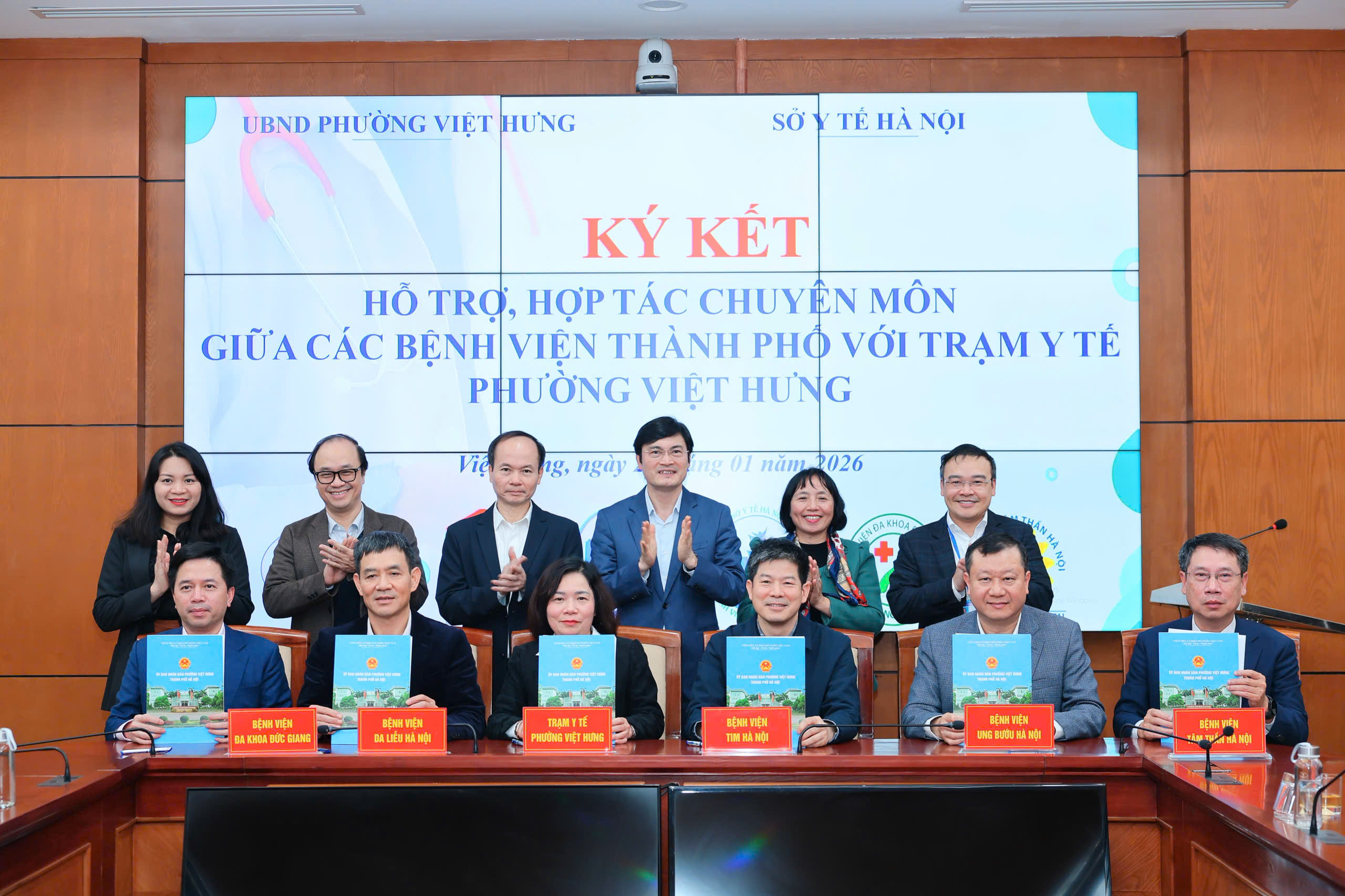 Nâng cao hiệu quả công tác khám chữa bệnh và chất lượng chăm sóc sức khoẻ nhân dân trên địa bàn phường Việt Hưng
