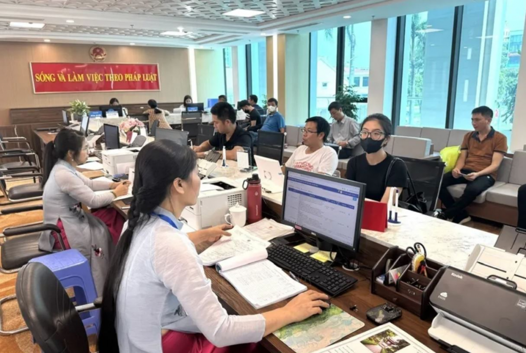 Bổ sung cán bộ, công chức, viên chức từ thành phố về cơ sở nhằm nâng cao chất lượng nguồn nhân lực xã, phường