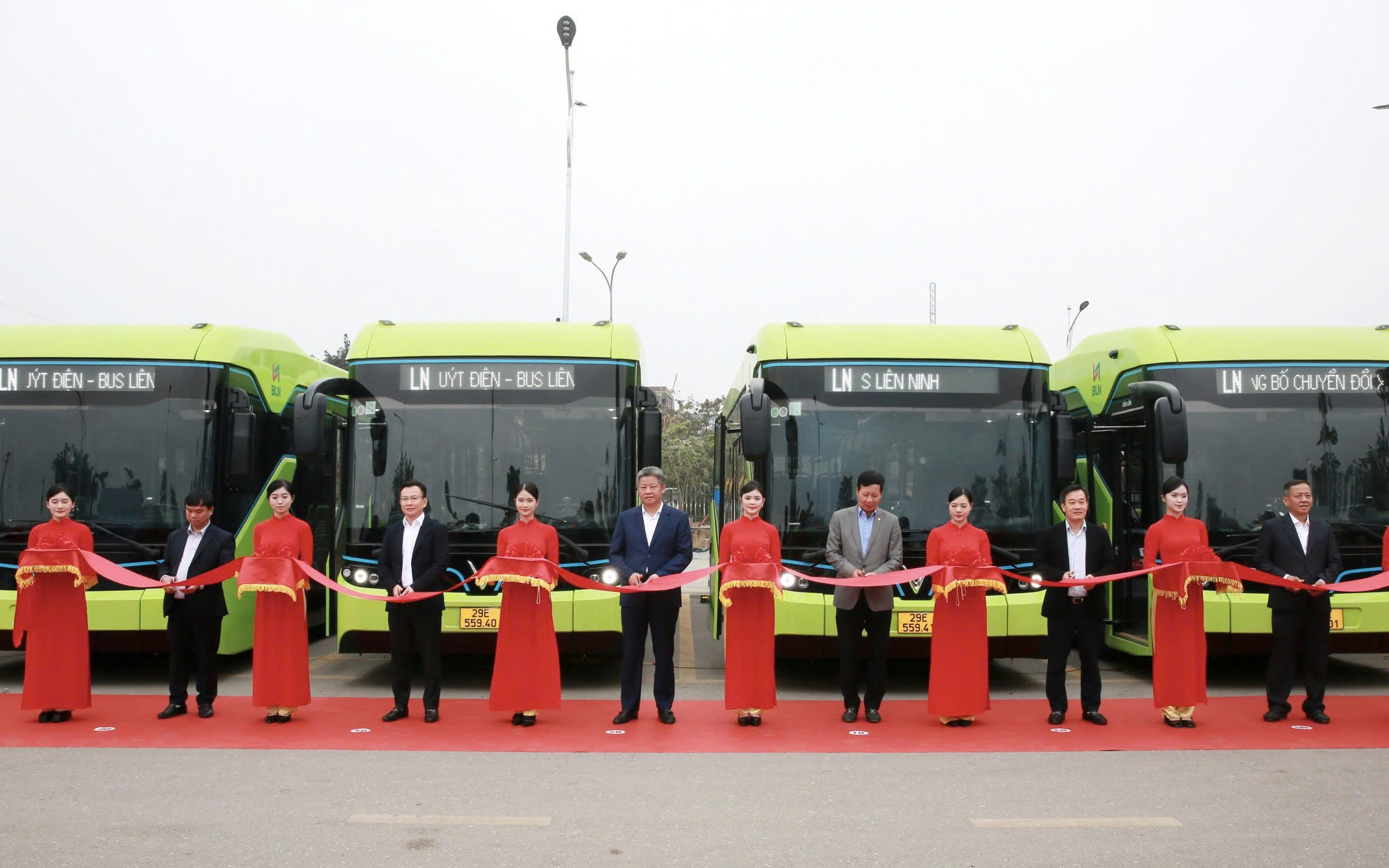 Công ty Vận tải Liên Ninh hoàn tất chuyển đổi 100% đội xe sang buýt điện, Hà Nội tăng tốc giao thông xanh