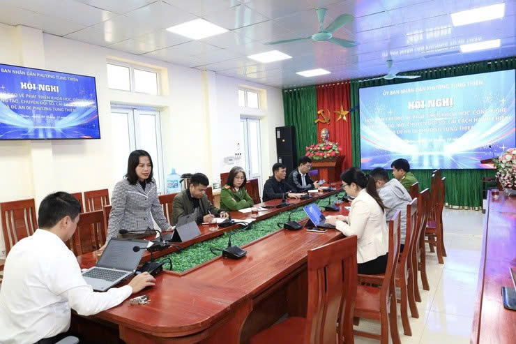 Phường Tùng Thiện tăng tốc chuyển đổi số, lấy người dân làm trung tâm phục vụ