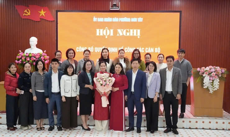 Phường Sơn Tây công bố quyết định bổ nhiệm cán bộ, củng cố bộ máy đáp ứng yêu cầu giai đoạn mới
