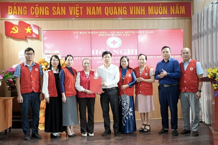 Hợp nhất các tổ chức Hội Chữ thập đỏ, kiện toàn bộ máy nhân đạo phường Sơn Tây
