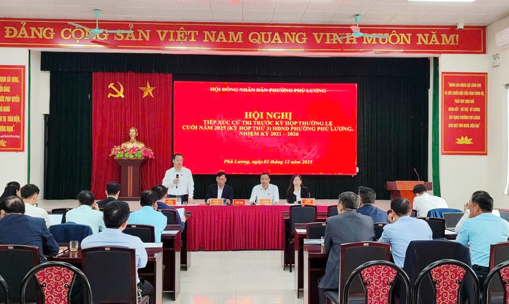 Phường Phú Lương tiếp xúc cử tri trước Kỳ họp thứ Ba HĐND phường khóa I