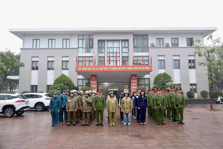 Phường Dương Nội ra quân lập lại trật tự đô thị, xây dựng diện mạo văn minh, kỷ cương từ cơ sở