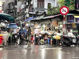 Hà Nội triển khai lộ trình xử lý “chợ cóc”, điểm kinh doanh tự phát trên toàn địa bàn