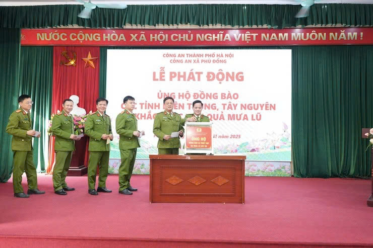 Công an xã Phù Đổng phát động ủng hộ đồng bào miền Trung, Tây Nguyên khắc phục hậu quả thiên tai