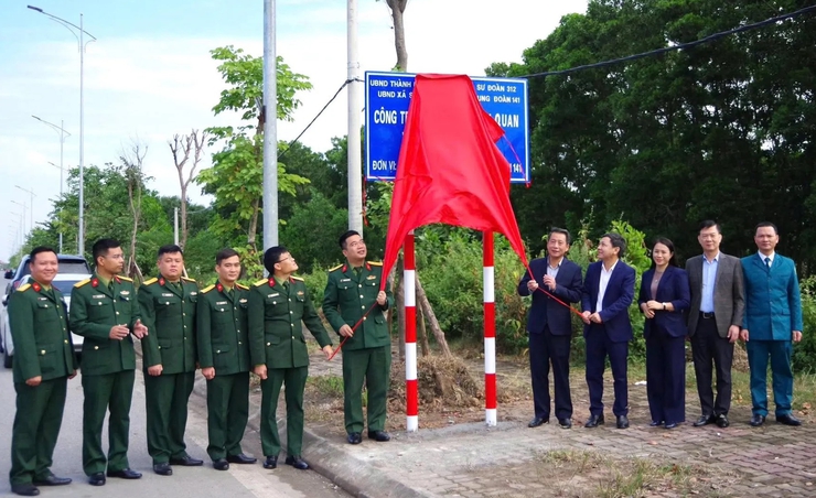 Xã Sóc Sơn gắn biển công trình môi trường tuyến Võ Nguyên Giáp, lan tỏa mô hình phối hợp quân - dân