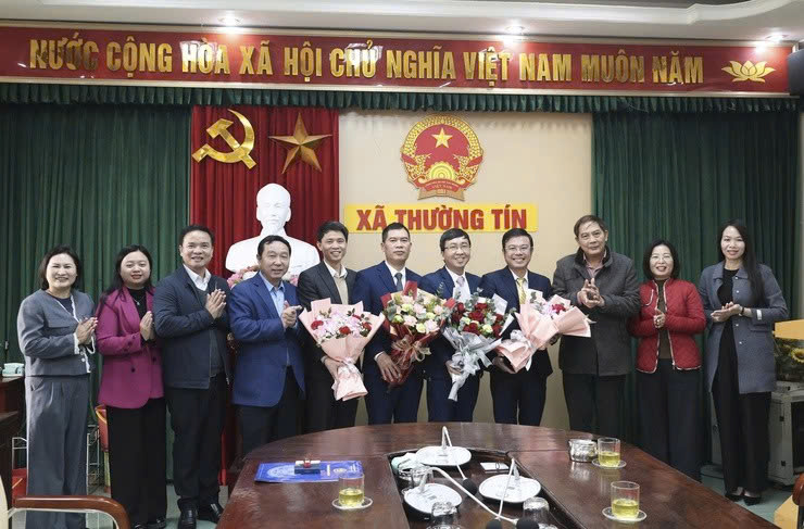 Xã Thường Tín công bố, trao quyết định bổ nhiệm và thuyên chuyển cán bộ lãnh đạo, quản lý