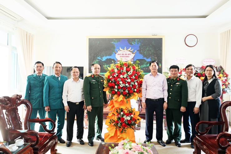 Xã Quảng Bị thăm, chúc mừng Ban Chỉ huy Phòng thủ khu vực 5 - Thanh Oai