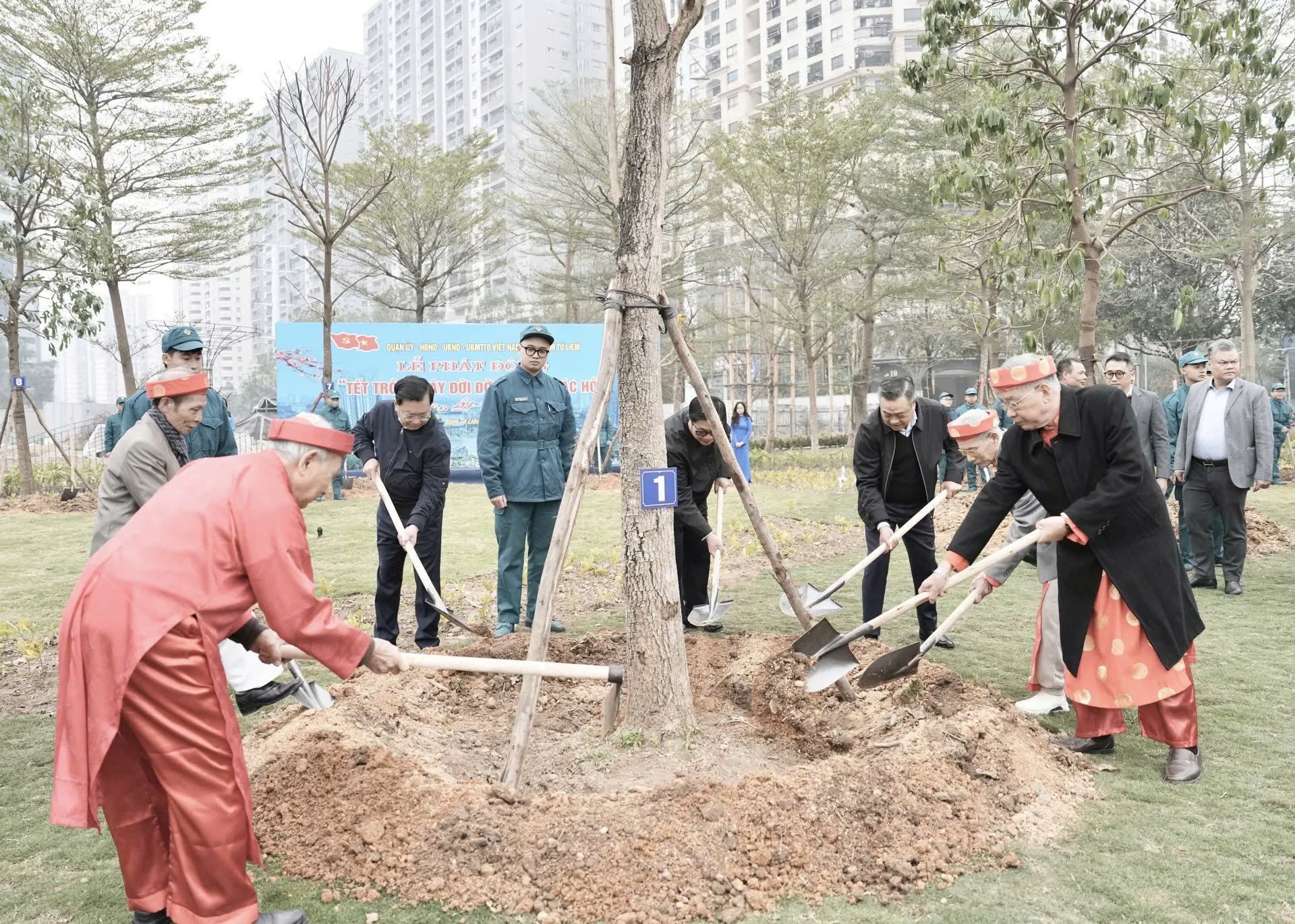 Hà Nội phát động “Tết trồng cây” Xuân Bính Ngọ 2026, phấn đấu trồng mới hơn 400 nghìn cây xanh