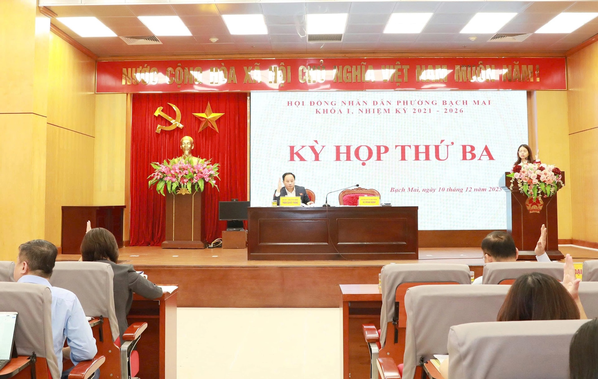 HĐND phường Bạch Mai thảo luận, quyết nghị nhiệm vụ phát triển kinh tế – xã hội năm 2026