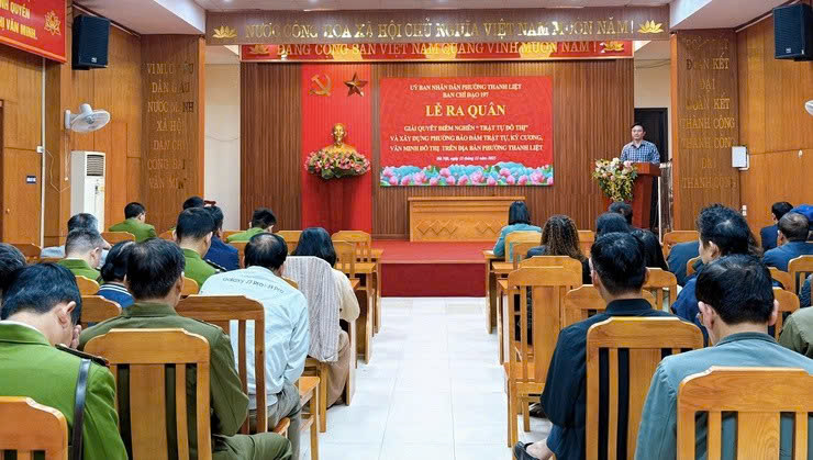 Phường Thanh Liệt ra quân tháo gỡ “điểm nghẽn” trật tự đô thị, xây dựng đô thị kỷ cương, văn minh