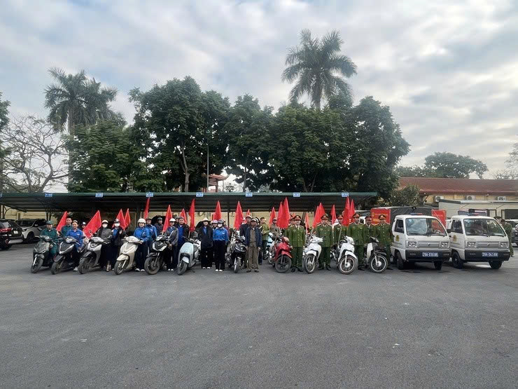 Công an phường Định Công ra quân cao điểm tấn công, trấn áp tội phạm bảo đảm an ninh, trật tự dịp cuối năm