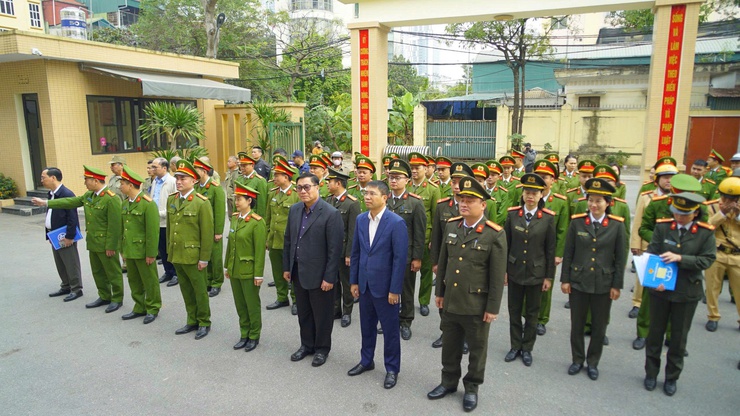Công an phường Từ Liêm ra quân cao điểm bảo đảm an ninh, trật tự phục vụ Đại hội XIV của Đảng, bầu cử và Tết Nguyên đán Bính Ngọ