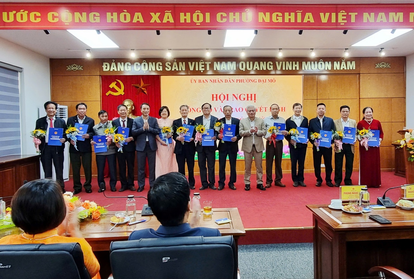 Phường Đại Mỗ công bố, trao quyết định công nhận Tổ trưởng tổ dân phố nhiệm kỳ 2025-2028