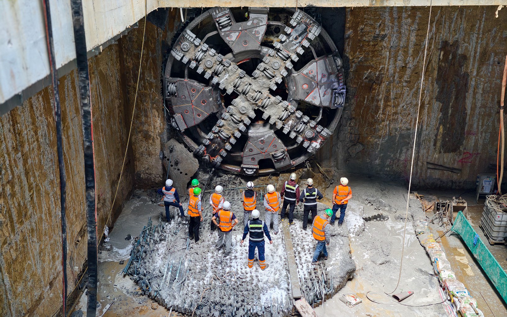 Máy đào hầm TBM số 1 mang tên “Thần Tốc” về đích, ghi dấu mốc lịch sử thi công Dự án Tuyến đường sắt đô thị số 3, đoạn Nhổn - Ga Hà Nội