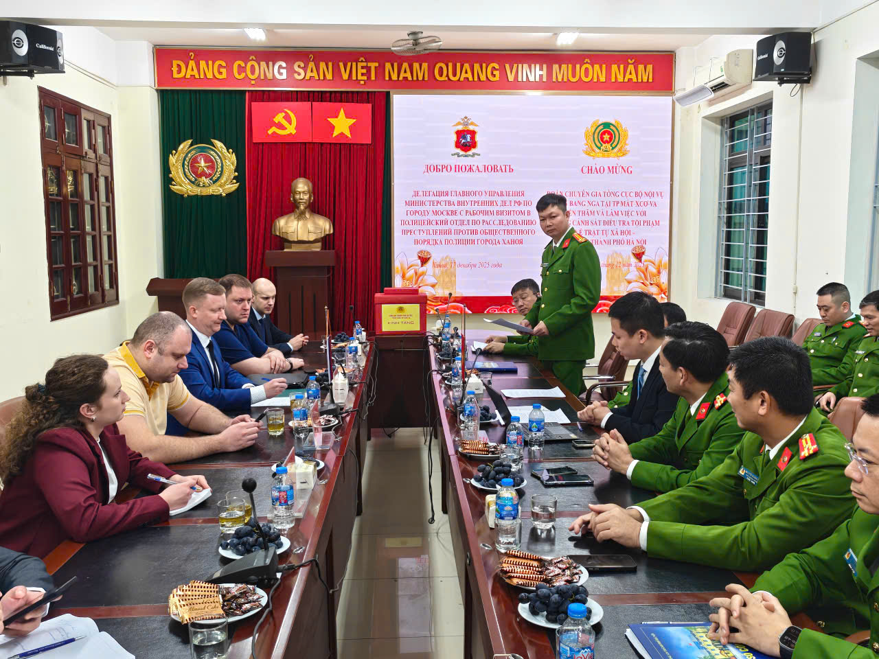 Tăng cường trao đổi, chia sẻ kinh nghiệm phòng, chống tội phạm giữa Công an Hà Nội và Tổng cục Nội vụ thành phố Mát-xcơ-va