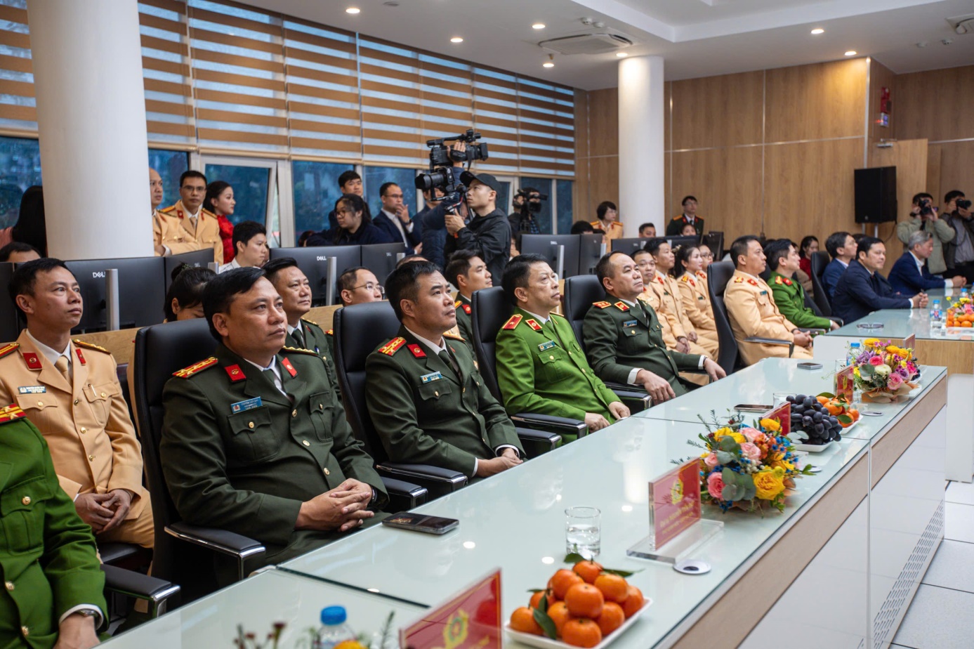 Hà Nội đưa vào vận hành Trung tâm điều khiển giao thông thông minh, ứng dụng Camera AI xử lý vi phạm TTATGT