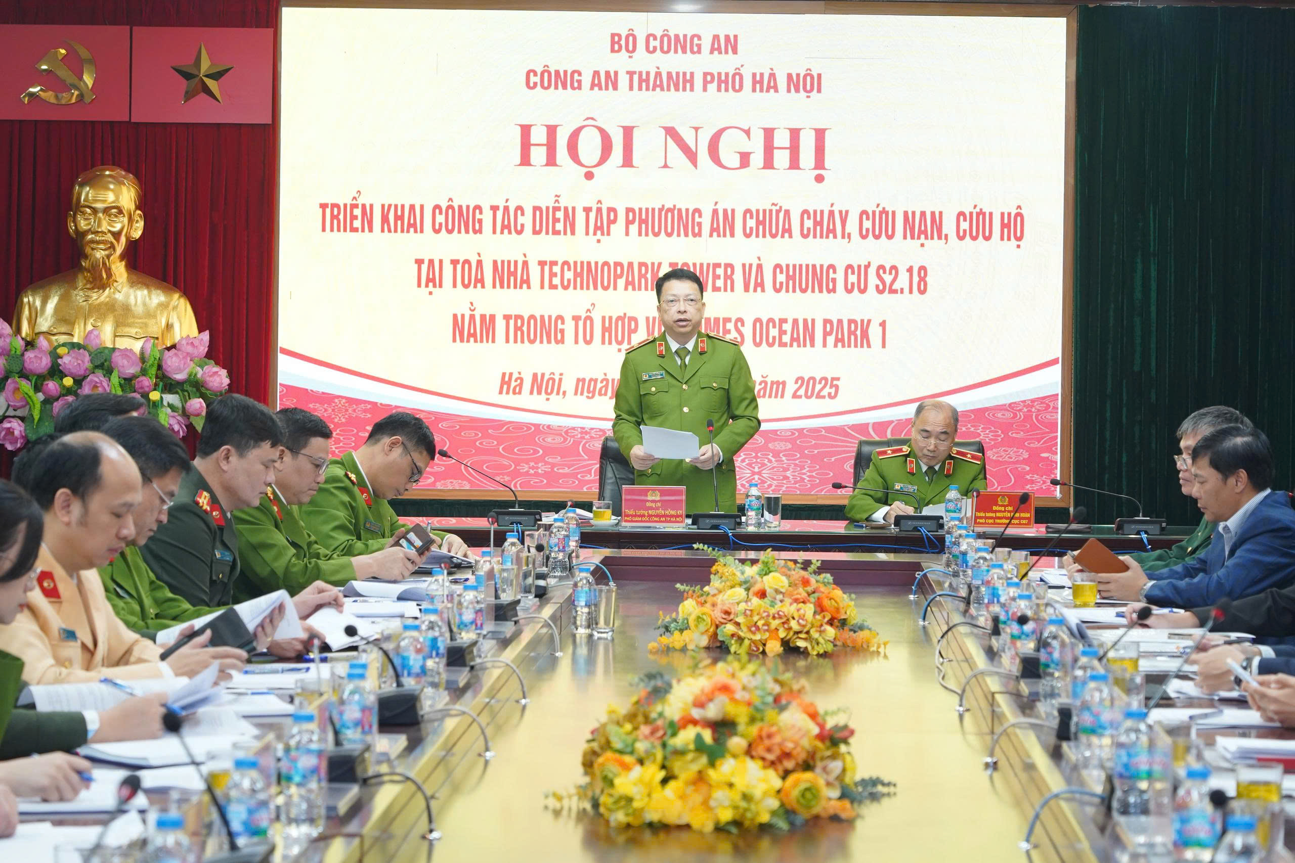 Hà Nội triển khai diễn tập chữa cháy, cứu nạn, cứu hộ quy mô lớn tại tổ hợp Vinhomes Ocean Park 1