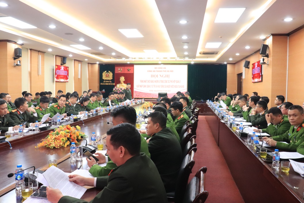 CATP Hà Nội thống nhất chức năng, nhiệm vụ phối hợp quản lý xuất nhập cảnh, cư trú và hoạt động của người nước ngoài
