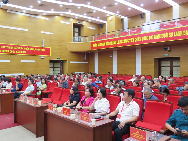 Phường Ô Chợ Dừa tăng cường đối thoại, tháo gỡ vướng mắc thủ tục hành chính cho người dân và doanh nghiệp