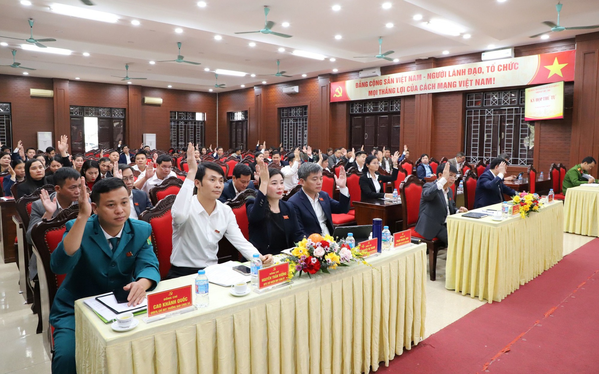 Kỳ họp thứ tư HĐND xã Yên Xuân: Quyết nghị nhiều nội dung quan trọng, tạo nền tảng hoàn thiện mô hình chính quyền địa phương hai cấp