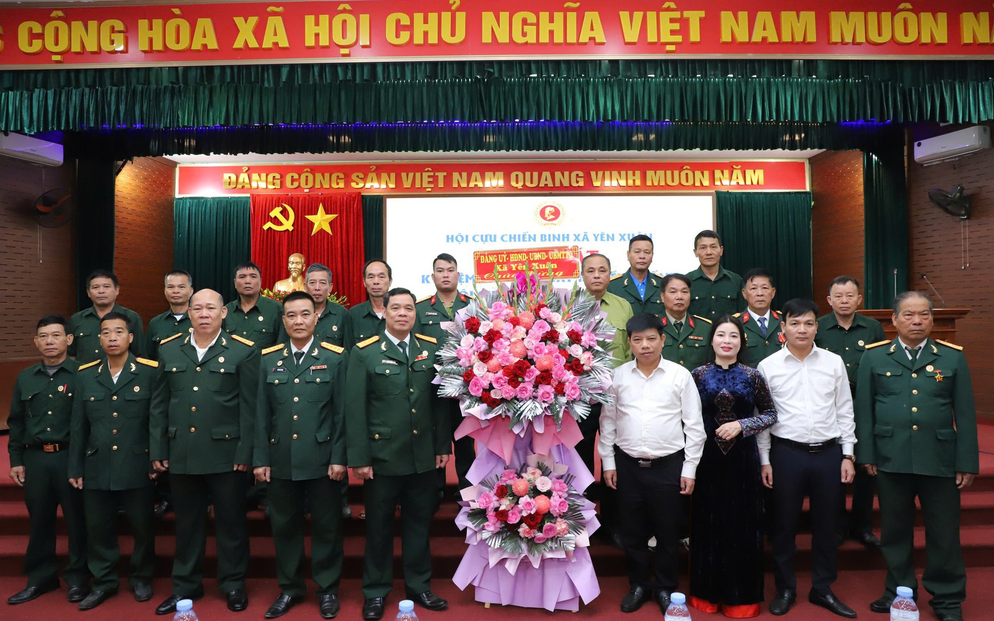 Hội CCB xã Yên Xuân gặp mặt kỷ niệm 36 năm Ngày thành lập Hội CCB Việt Nam
