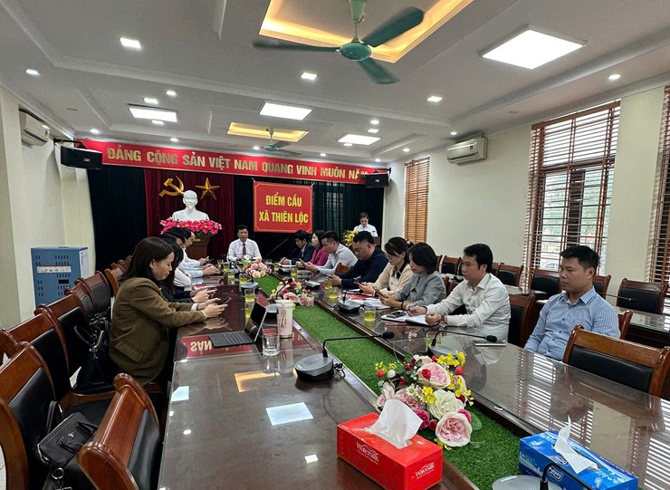 Xã Thiên Lộc công bố quyết định điều động cán bộ, kiện toàn tổ chức Hội Nông dân xã