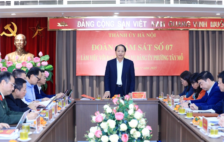 Ban Thường vụ Thành ủy Hà Nội giám sát việc triển khai các nhiệm vụ trọng tâm, cấp bách tại phường Tây Mỗ