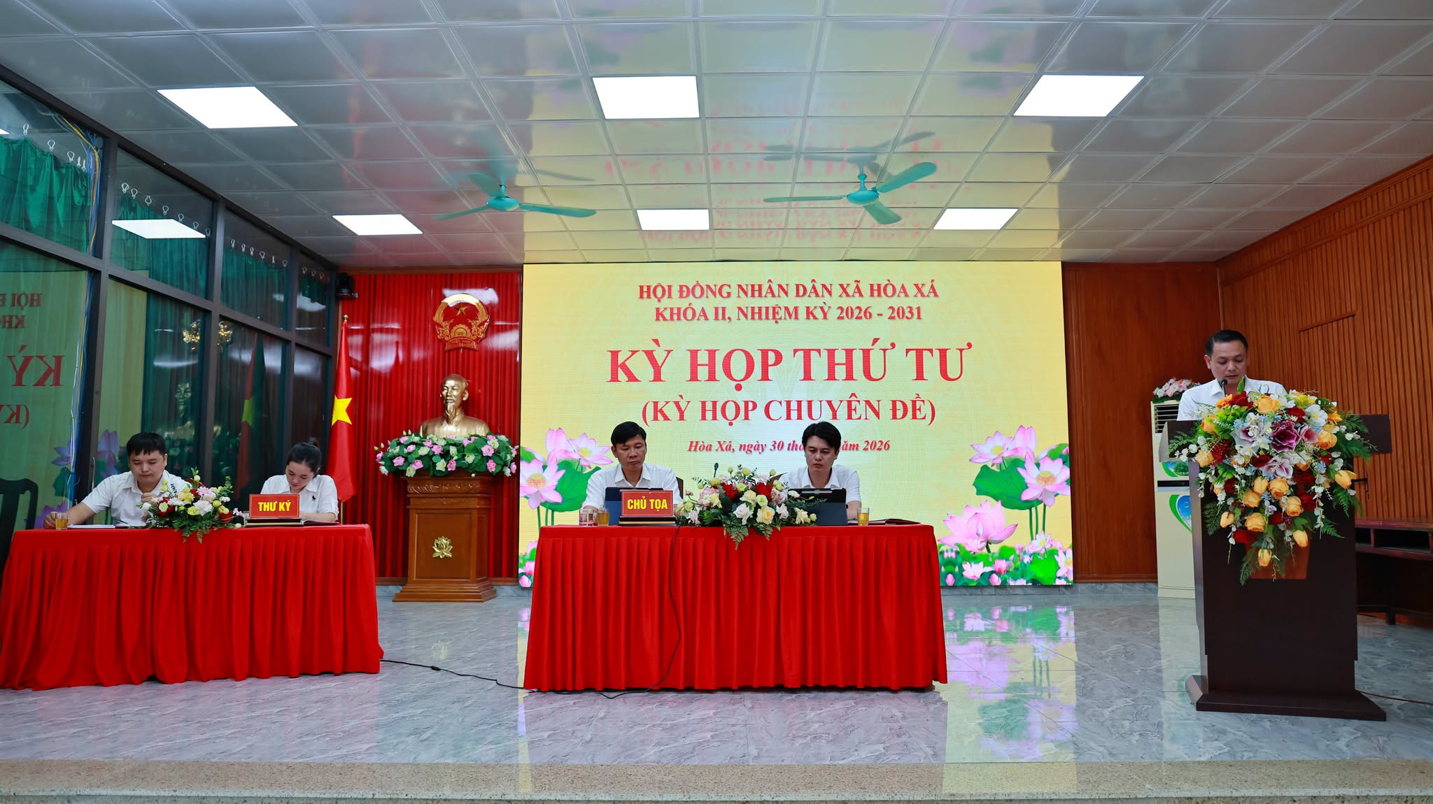 HĐND xã Hòa Xá thống nhất tổ chức lại 5 phòng chuyên môn thuộc UBND xã