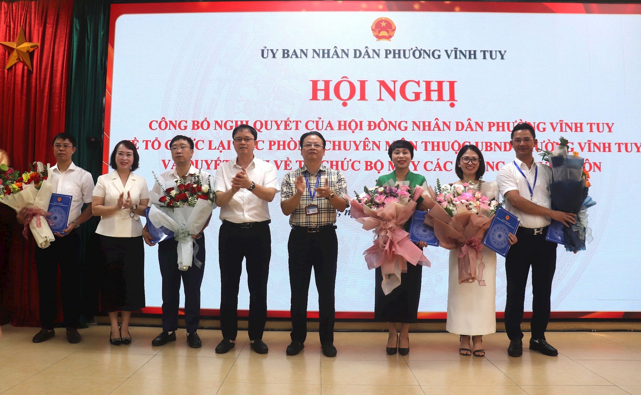 Phường Vĩnh Tuy đưa 5 phòng chuyên môn thuộc UBND phường vào hoạt động từ ngày 01-10