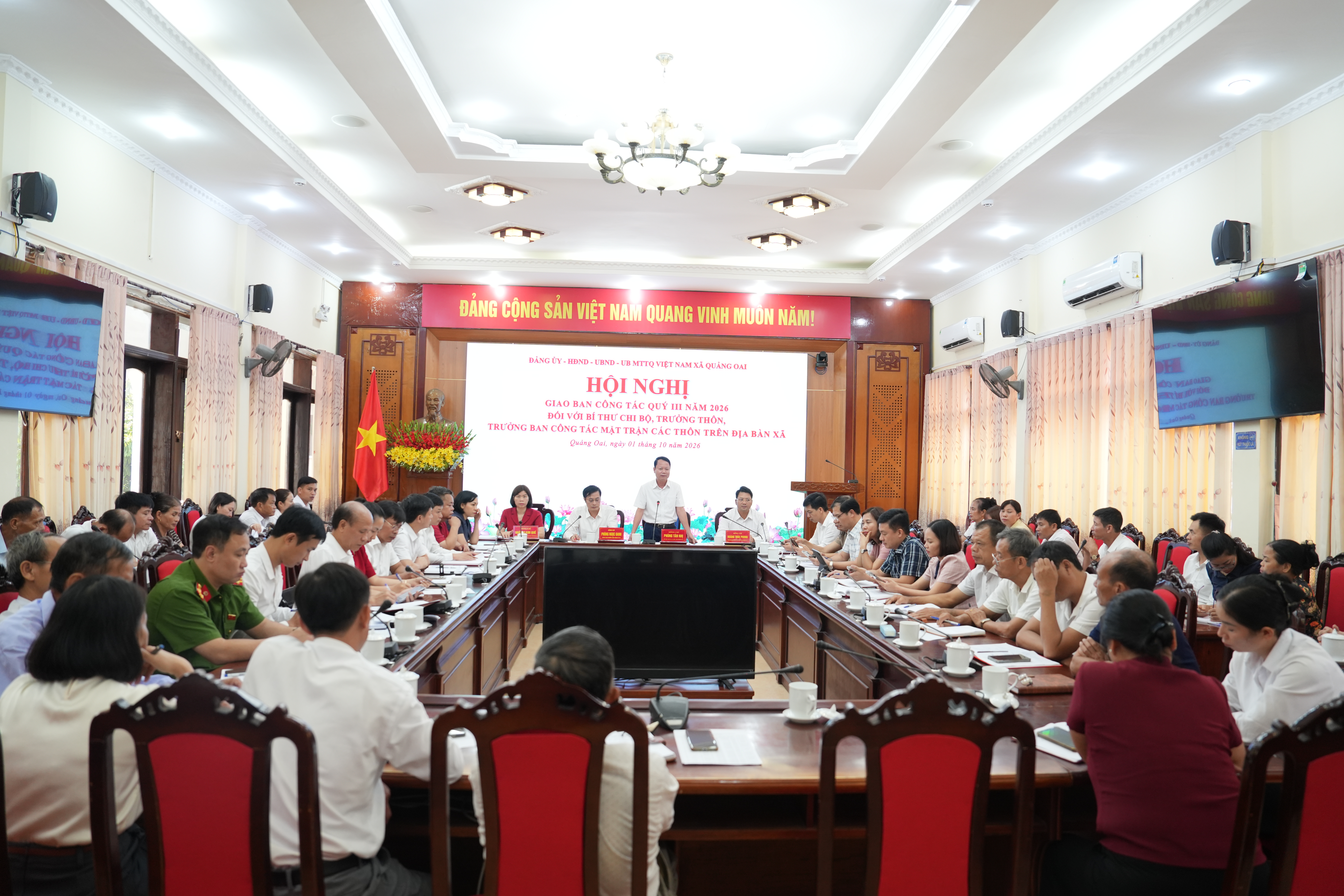 Xã Quảng Oai tăng cường lãnh đạo, tháo gỡ vướng mắc từ cơ sở