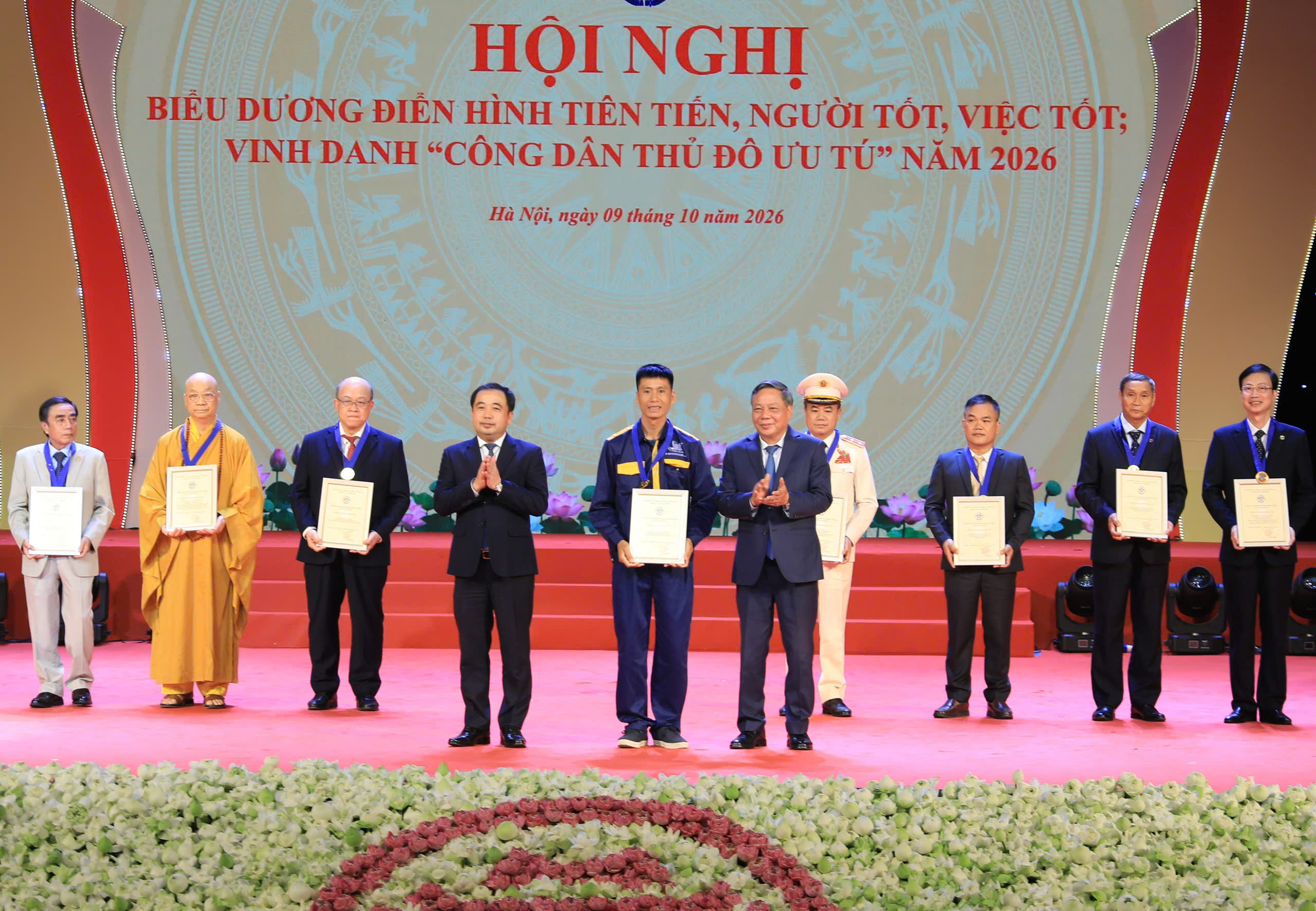Thi đua để tạo ra những chuyển biến thực chất, những giá trị mới và những con người mới