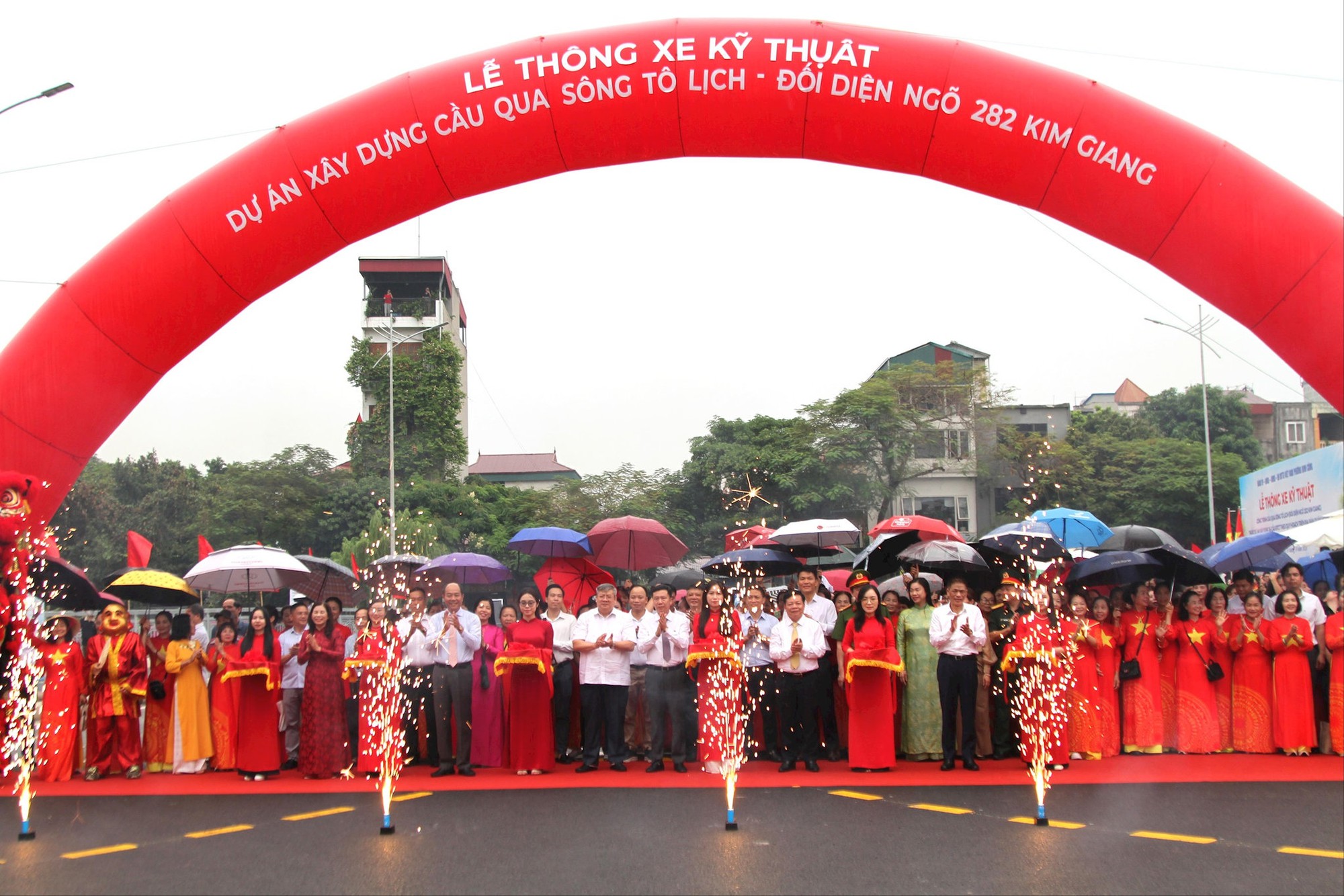 Phường Định Công thông xe kỹ thuật cầu qua sông Tô Lịch, tăng kết nối giao thông khu vực