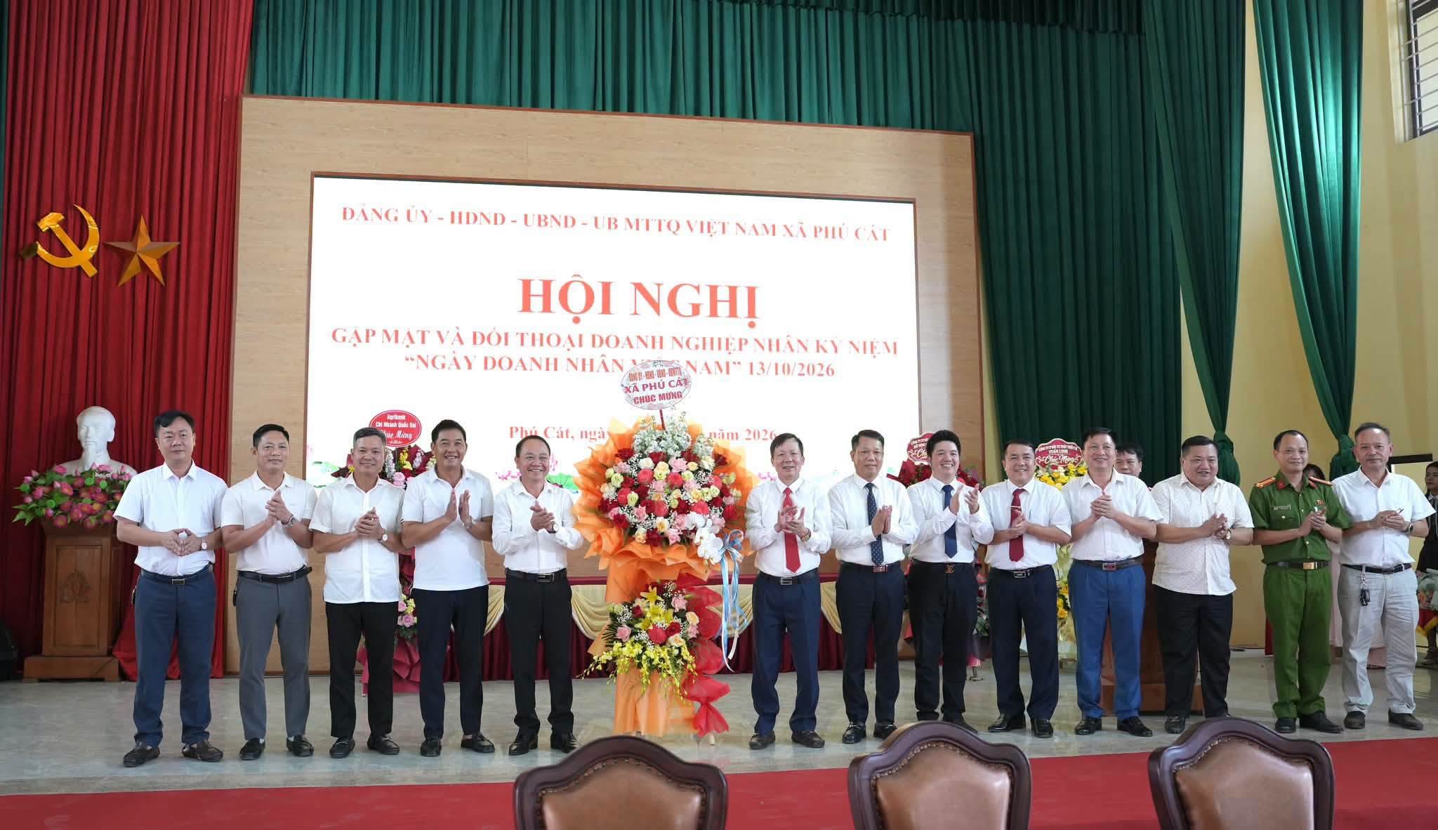 Xã Phú Cát đối thoại, tháo gỡ khó khăn cho doanh nghiệp, hợp tác xã