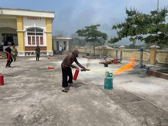Tuyên truyền, hướng dẫn an toàn phòng cháy, chữa cháy đối với khu dân cư trên địa bàn xã Phượng Dực