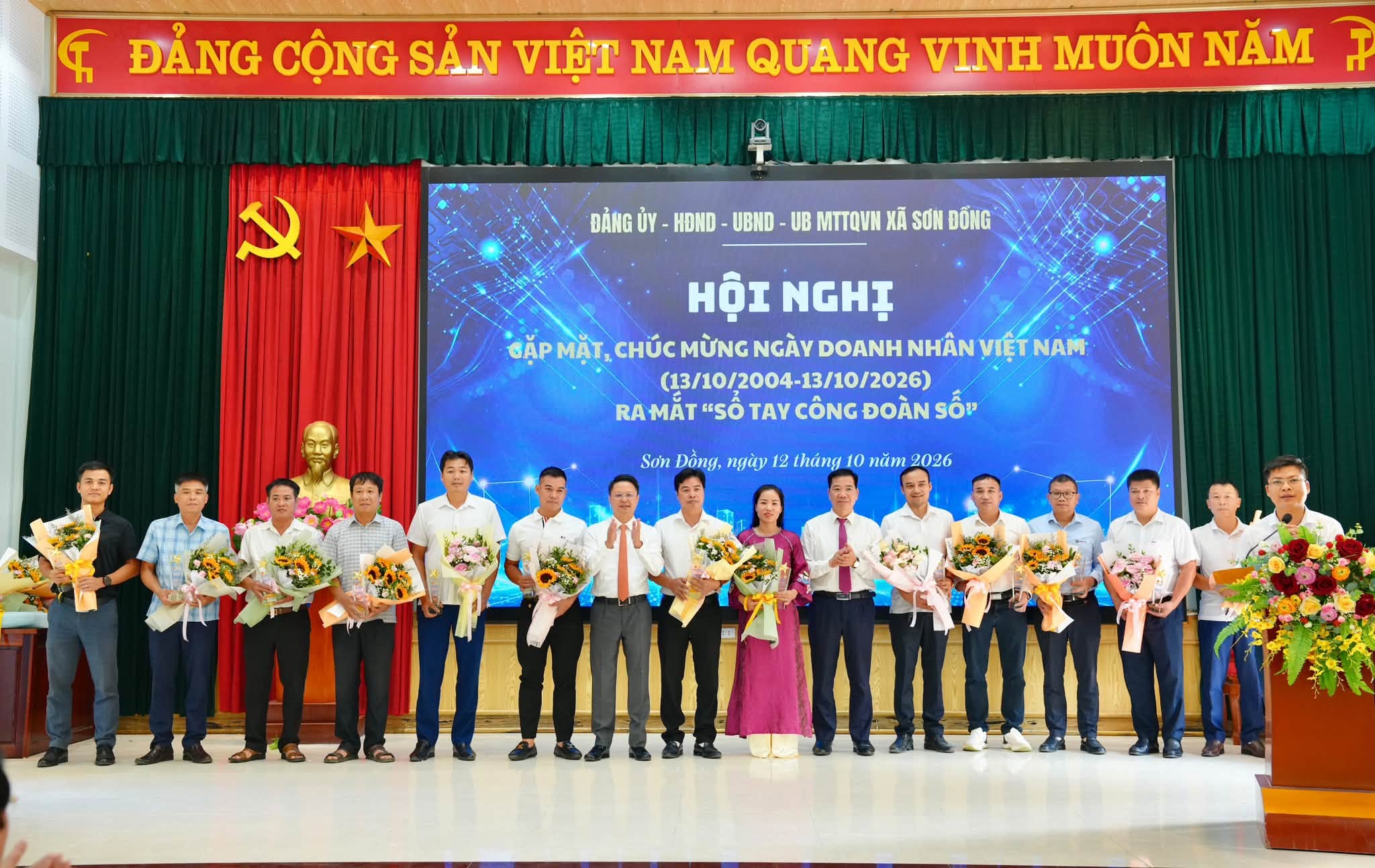 Xã Sơn Đồng đồng hành cùng doanh nghiệp, đưa “Sổ tay Công đoàn số” vào phục vụ người lao động
